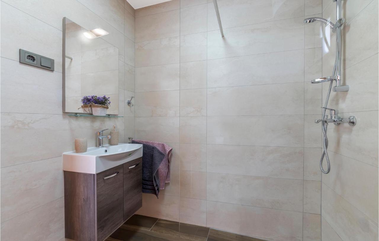 Cozy Apartment In Pula With Kitchen المظهر الخارجي الصورة